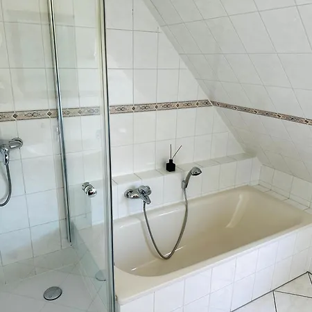 Doppelhaushaelfte Nahe Flughafen Hamburg *