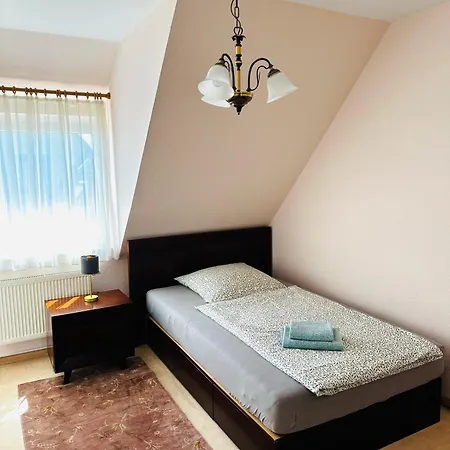 Doppelhaushaelfte Nahe Flughafen Hamburg Norderstedt